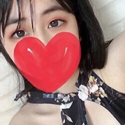 成宮ゆあ