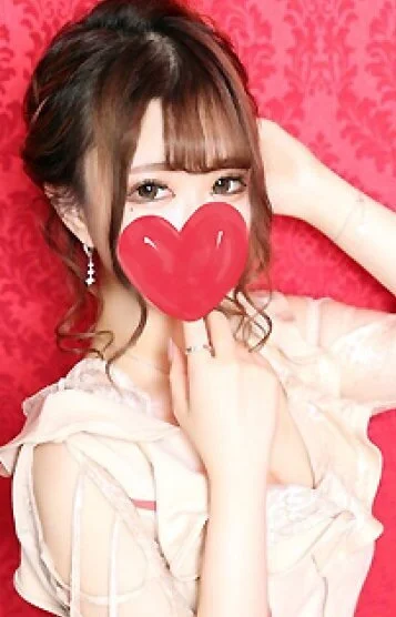 上村ひなの