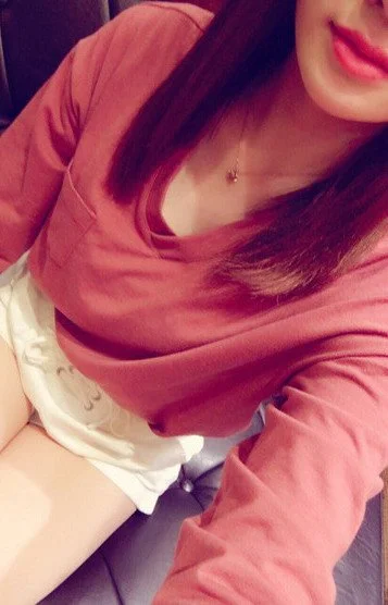 望月ともみ