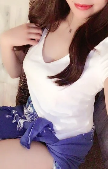 初川 なな