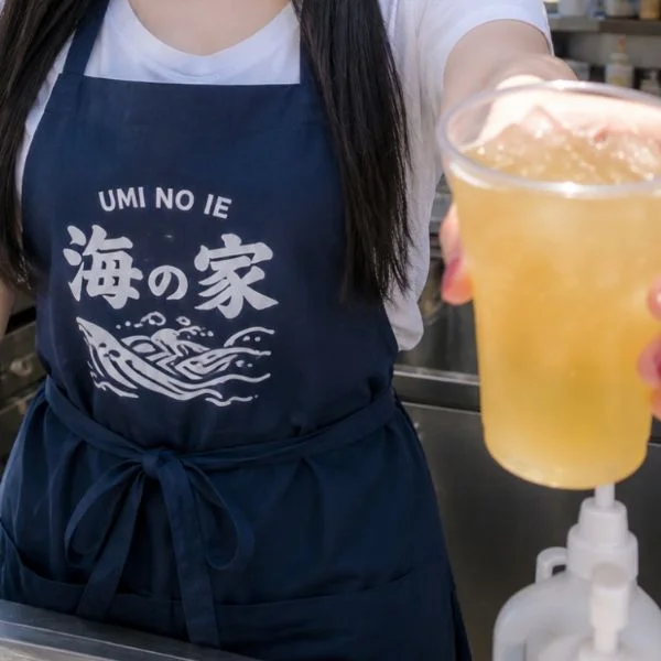 海の家で石田が働くと
