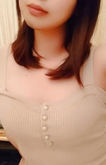 愛川 まなみ