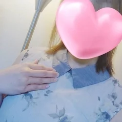 友利　ゆきな