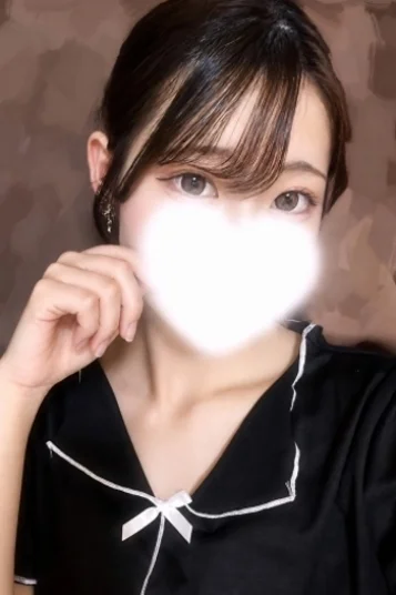 愛川 なゆ