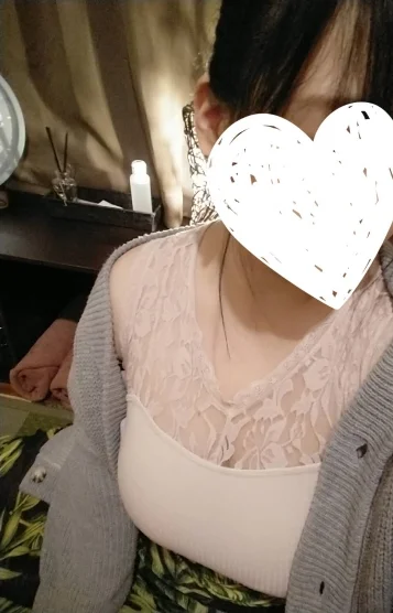 三上ひな