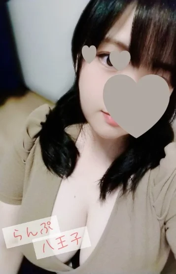 三上ひな