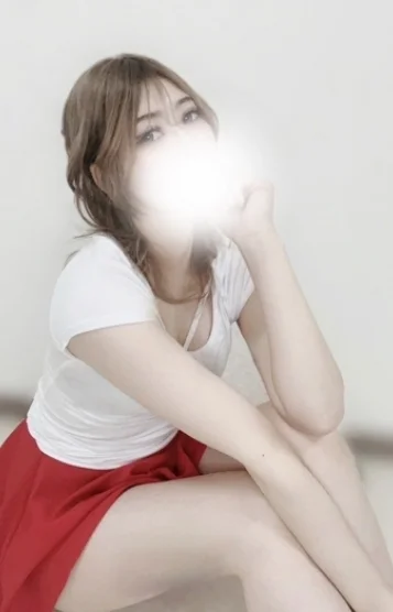 一咲れみ