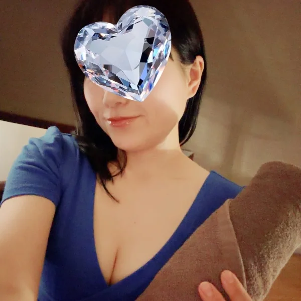 本日10:00〜17:00出勤してます♡