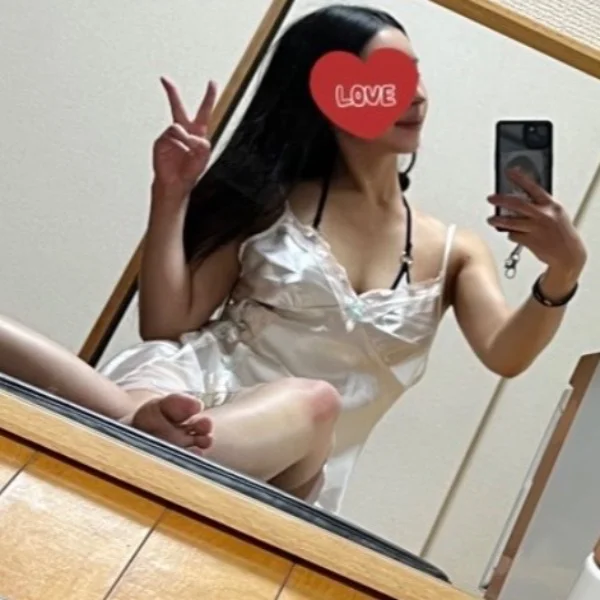 明日15:00〜3:00にて出勤です💕
