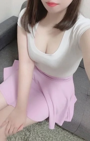 安達 りな