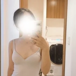 篠田ひなみ