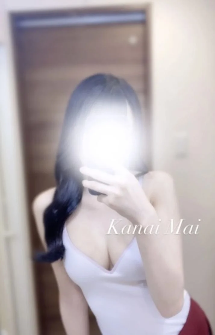 金井まい