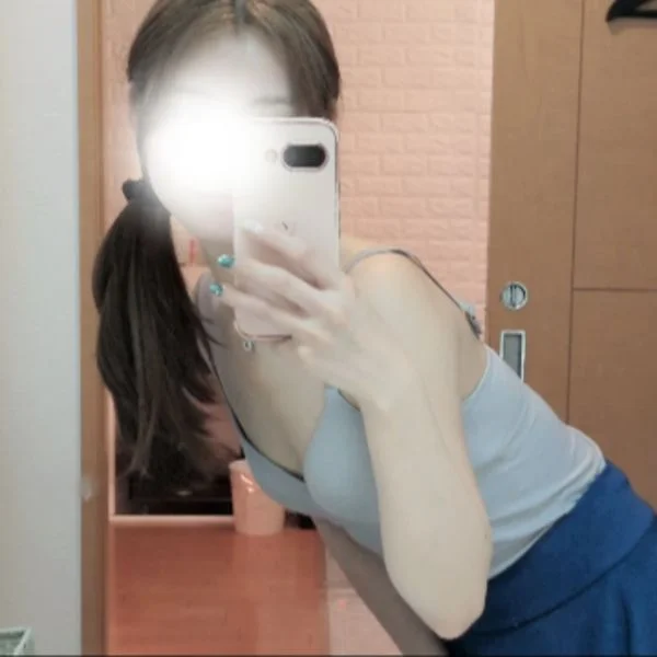 篠田ひなみ