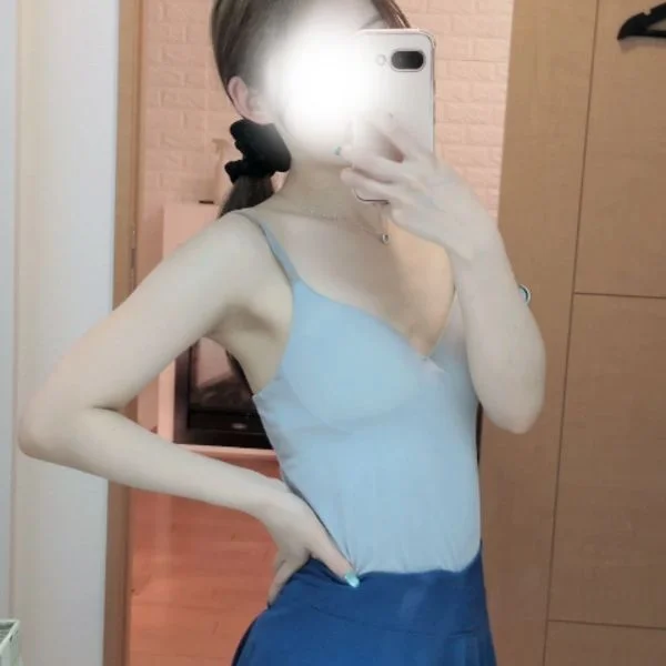 篠田ひなみ