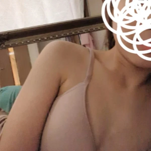 篠田ひなみ