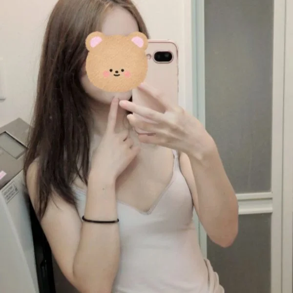 篠田ひなみ