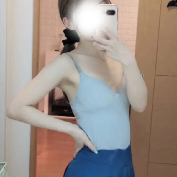 篠田ひなみ
