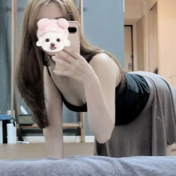 篠田ひなみ