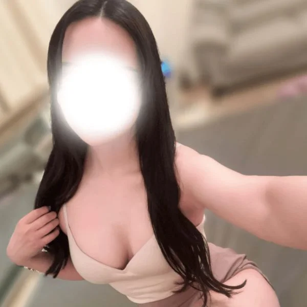 南りさ