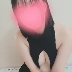 涼しげな目が特徴な綺麗系セラピスト【安達りか(20)】