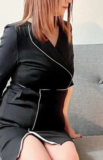 新田 まりな