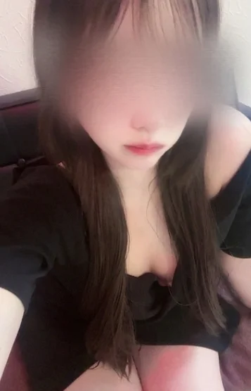 愛川 まりな