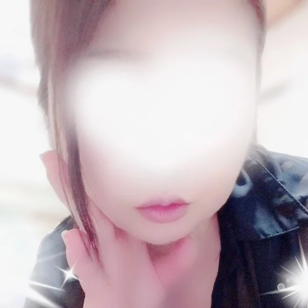 本日出勤してるよ( 📞¨̮ )♥