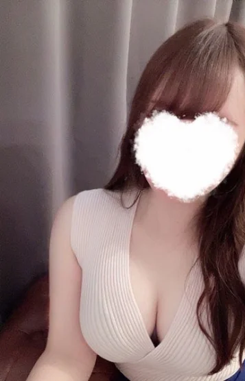 三上ひな