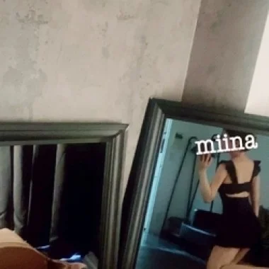 柚木　みいな　>の写真