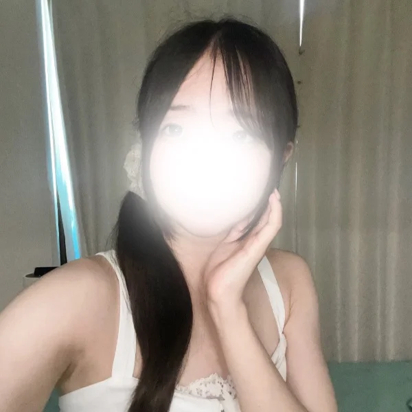 今日12時から16時半まで出勤してるよー！