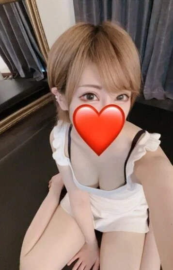 つきな