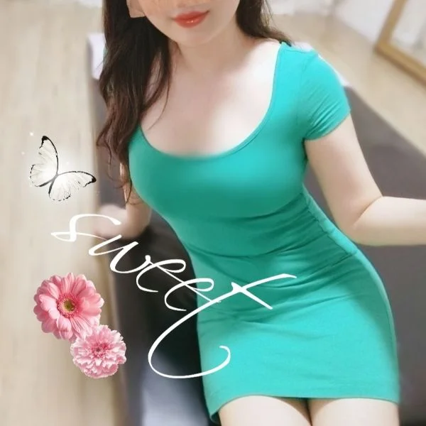 出勤しました👗🪞