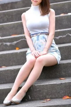 三花えれな