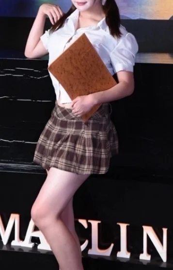 月村 あやな