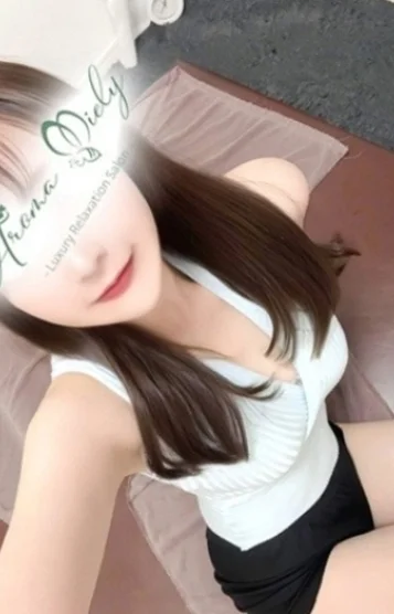 葉月ひな