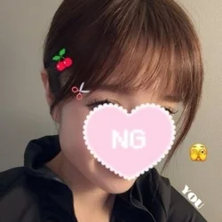 前髪切ってもらった✌🏻ﾁｮｷﾁｮｷって...