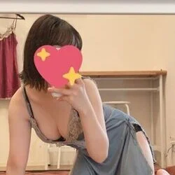 新美奈々