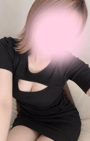小松ひな