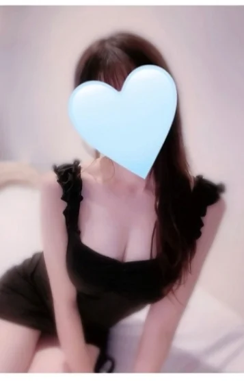 綾瀬れな
