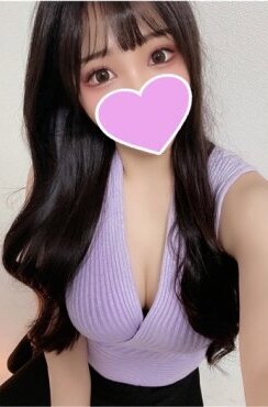 輝 えれな