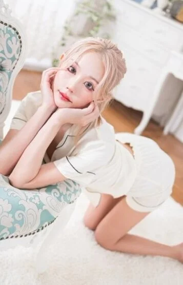 ももな