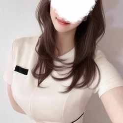 お顔もスタイルも整った美人👩‍🦰なぎさ...