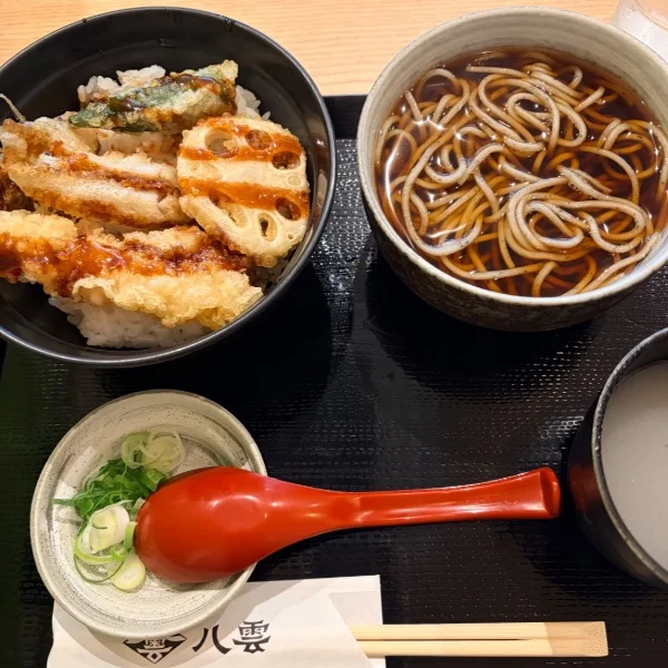 ランチタイムはお蕎麦