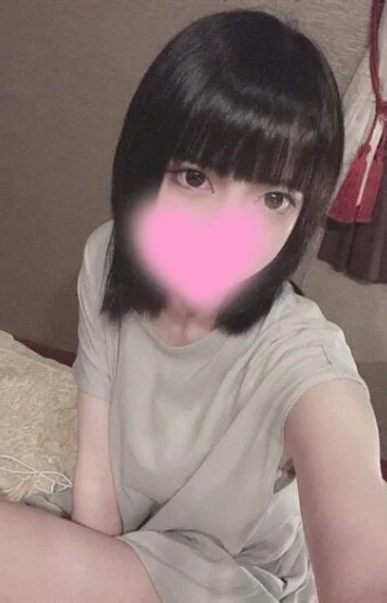 山田 ひな