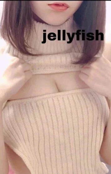 綾城ももか