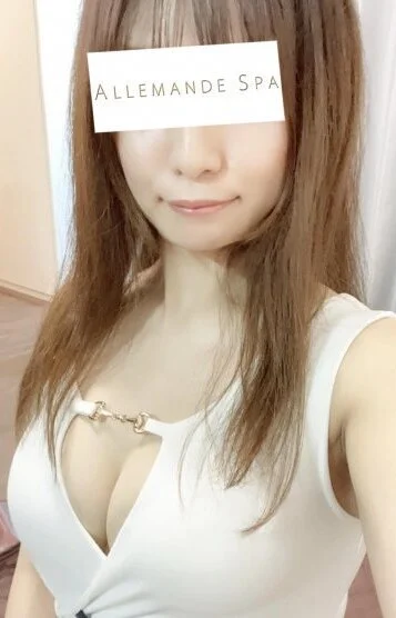 幸坂ひろ