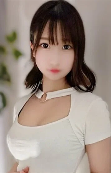 秋山 もな