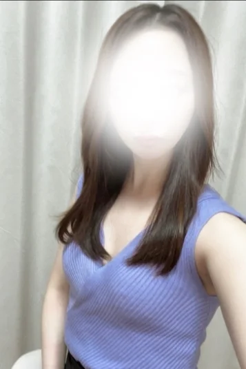 望月ひな