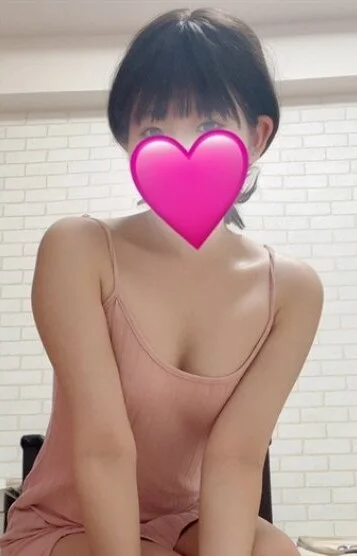 ヒトミ