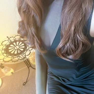 ミセス　岡本すみれ>の写真